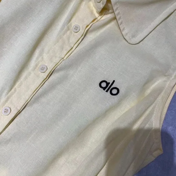 ALO Yoga Light Yellow Sleeveless Midi Dress - Picture 2 of 3